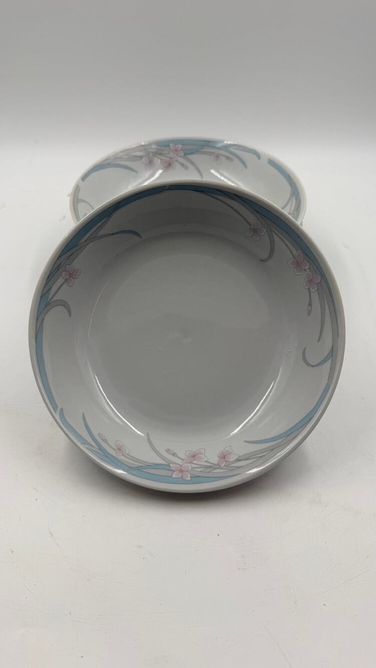 Vintage 1980's Set of 5 Soup Bowls 8" Inch Blue Pink on White Porcelain